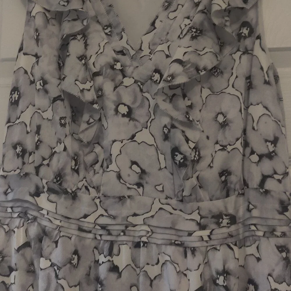 Banana Republic White & Black Floral Maxi Dress - Picture 6 of 8